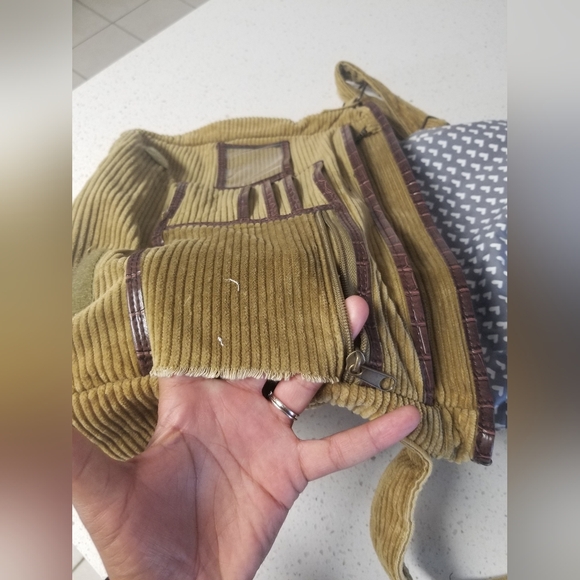 Y2K Billabong Courderoy Messenger Bag Tan/Kakhi Damaged Read Description - Picture 10 of 13